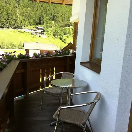 Haus Petra * Нойштифт-им-Штубайталь
